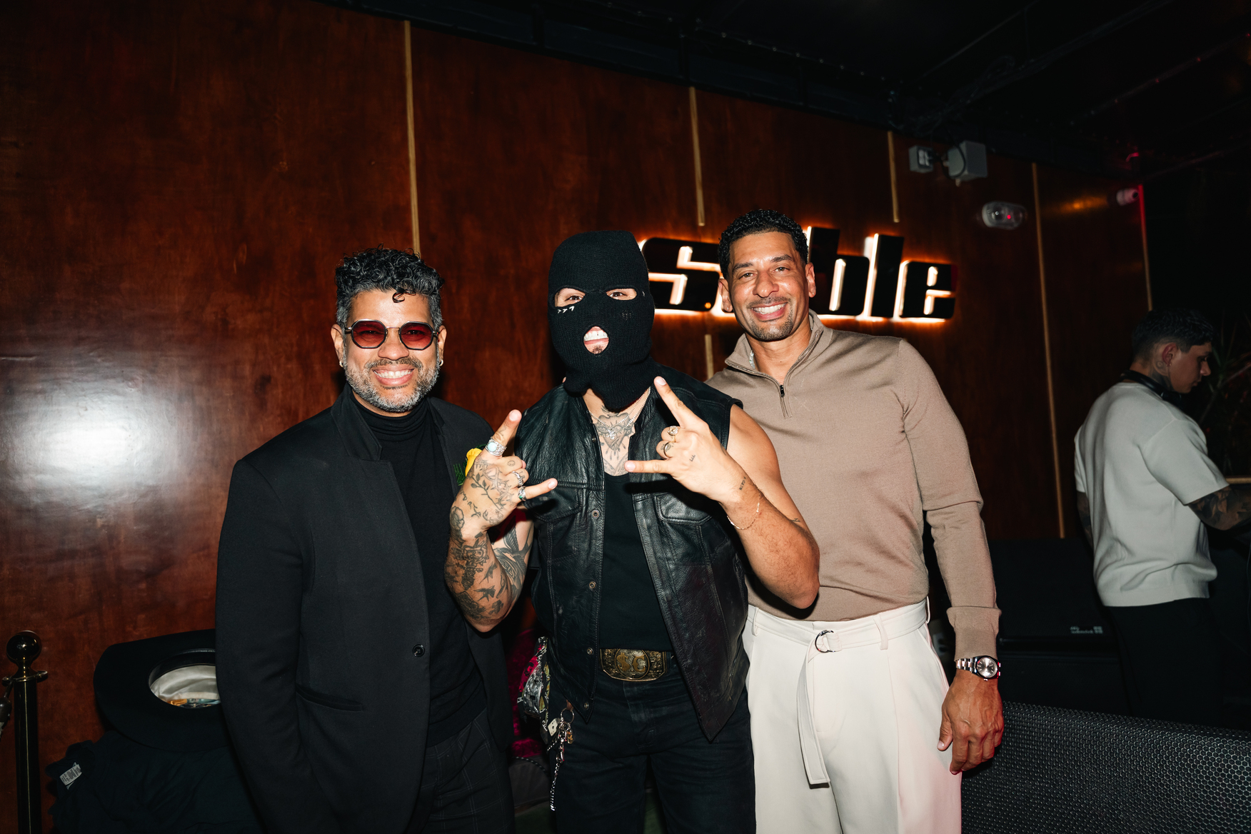 BIG_PEOPLE_LIGHT_2-54